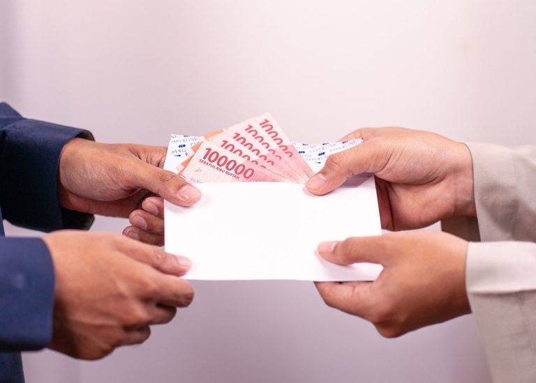 uae salary guide